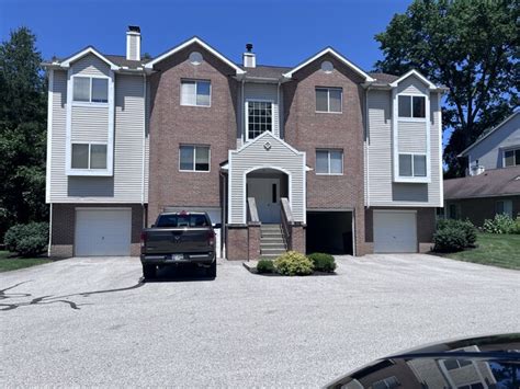 village pointe dr akron oh.